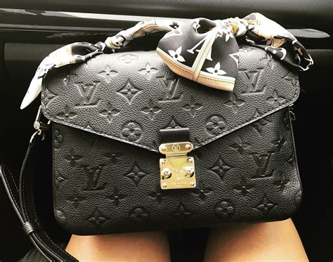 louis vuitton pochette metis nera|louis vuitton pochette metis celebrities.